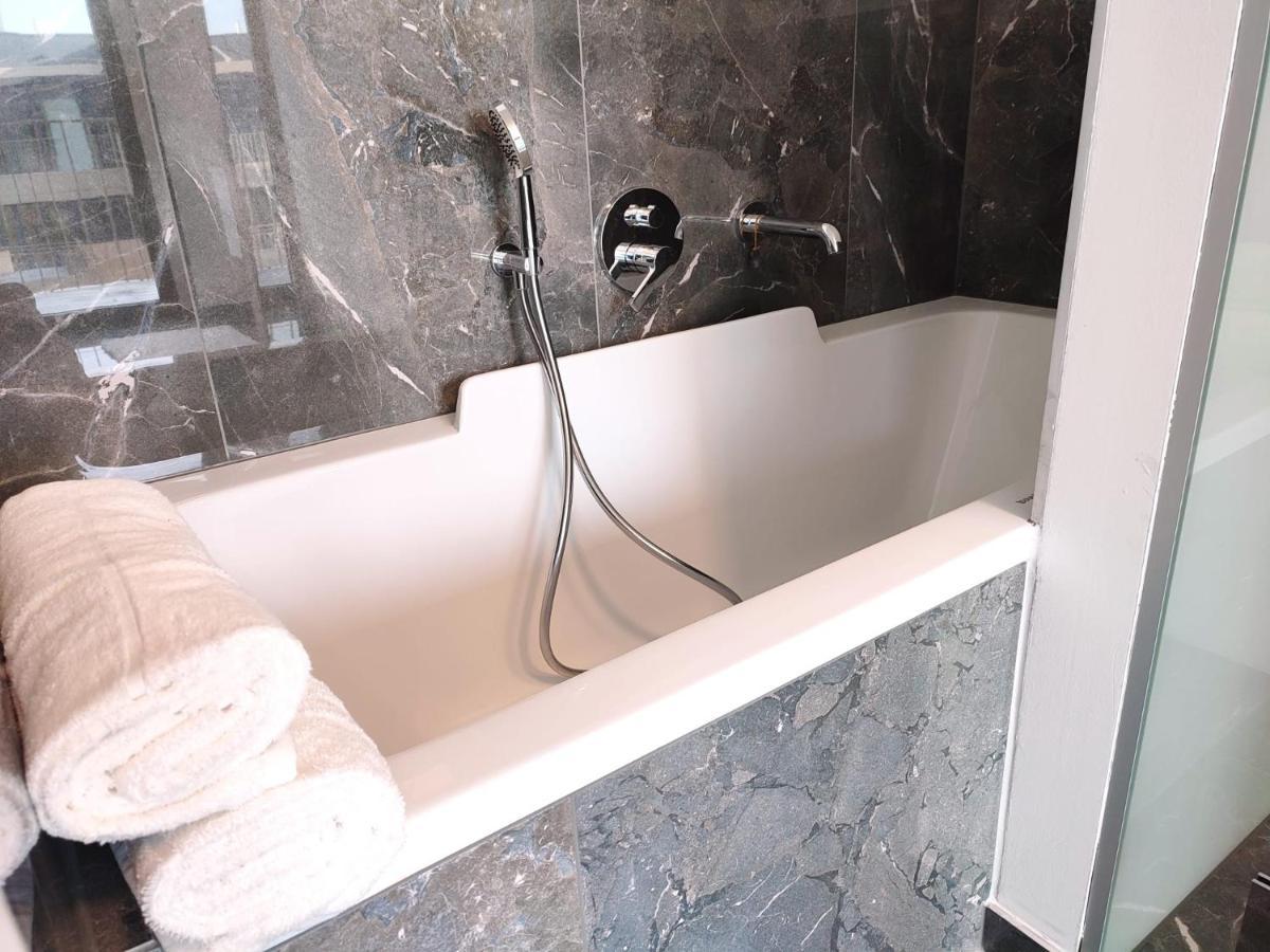 Panorama Apartment Vienna - Free Parking, Sauna & Fitness Kültér fotó
